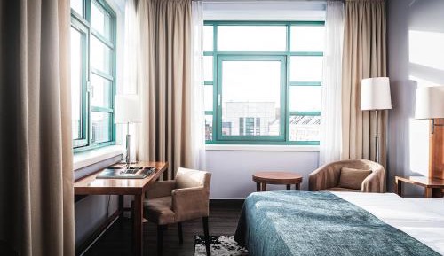 Waterside Room with River View