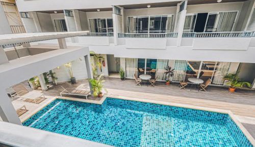 Junior Suite - Pool Side