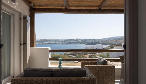 Luxury One-Bedroom Apartment with Sea View