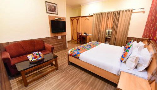 Deluxe Double Room (2 Adults + 1 Child)