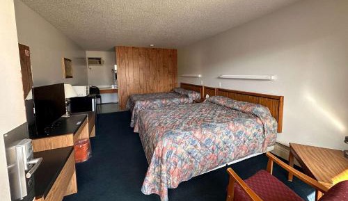 Queen Room with Two Queen Beds - Non-Smoking