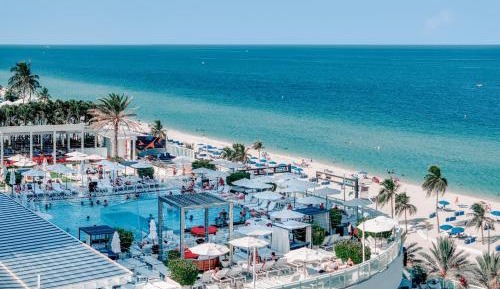 Deluxe Suite with Sea View