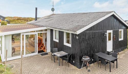 Three-Bedroom Holiday Home 