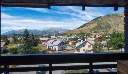 Studio with Mountain View