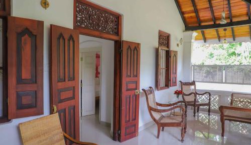 Bungalow with Garden View