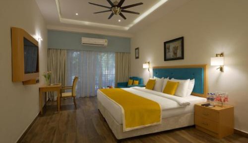 Suite with Pool View