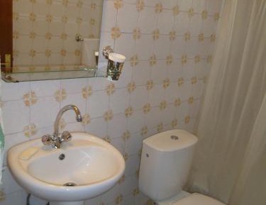 Economy Twin Room