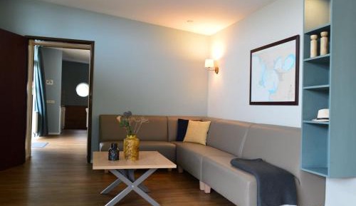 Eight-Bedroom Holiday Home