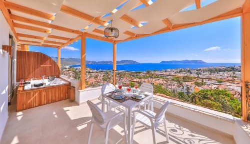 Deluxe Suite with Sea View
