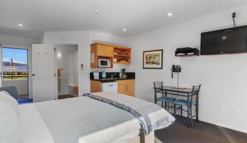Deluxe Suite with Spa Bath
