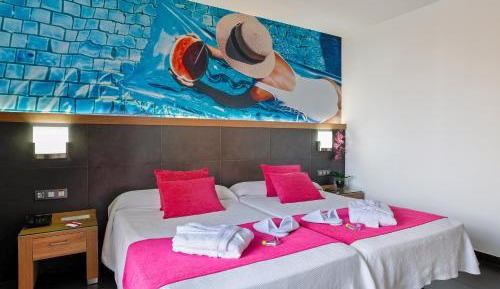 Deluxe Twin Room with Sea View