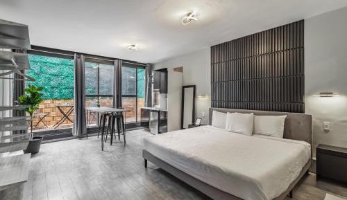 Superior King Suite