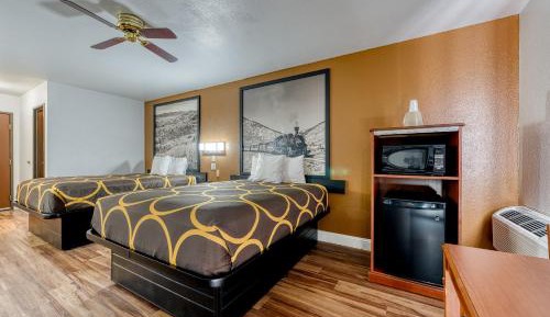 Queen Room with Two Queen Beds - Non-Smoking