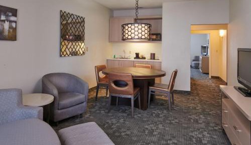 One-Bedroom King Suite