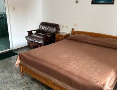 Double Room with Extra Bed (2 Adults + 1 Child)