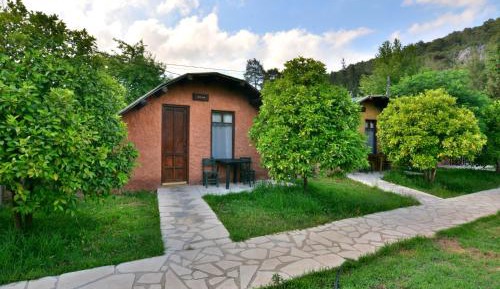 Bungalow with Garden View