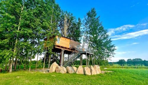 Deluxe One-Bedroom Apartment with Garden View