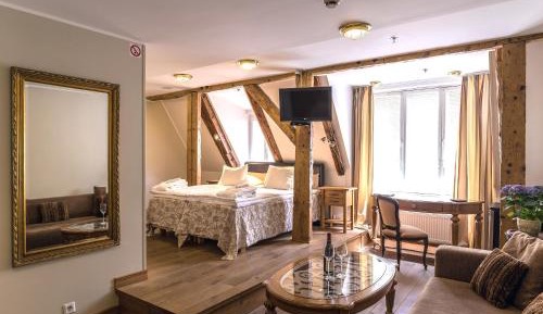 Deluxe Double or Twin Room