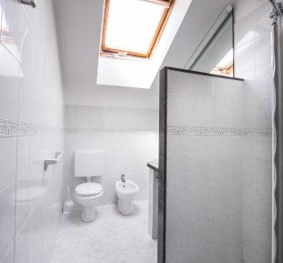 One-Bedroom Apartment (3 Adults)