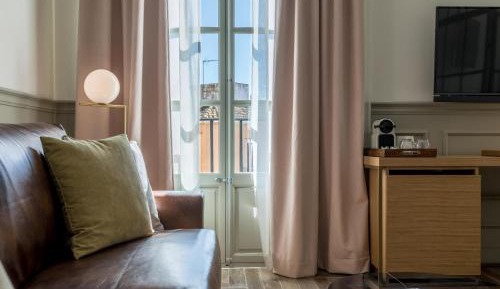 One bedroom Suite (2 Adults + 1 Child)