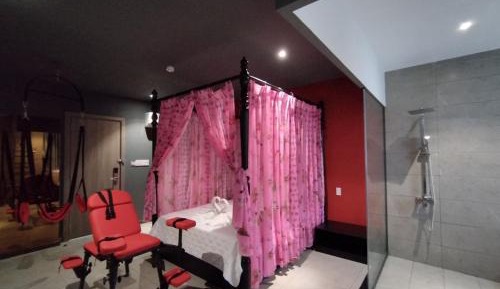 Queen Room with Spa Bath