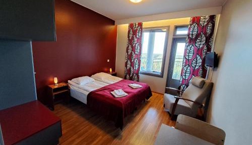 One-Bedroom Apartment with Sauna