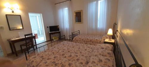 Triple Room with Bathroom