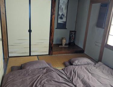 Twin Room with Shared Bathroom
