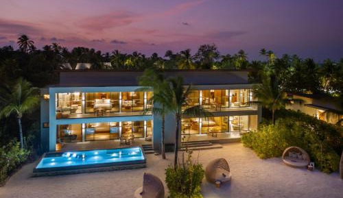 Three Bedroom Beach Retreat with Private Pool