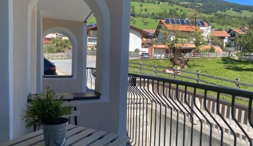 Apartment with Mountain View