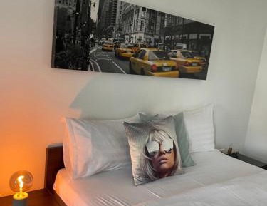 Deluxe King Studio