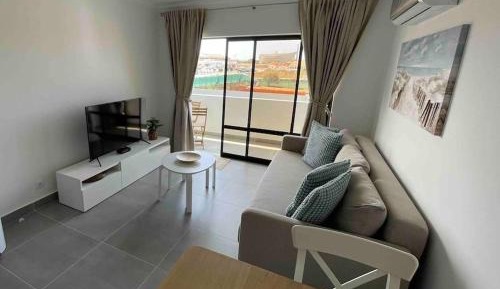 Apartment with Pool View 