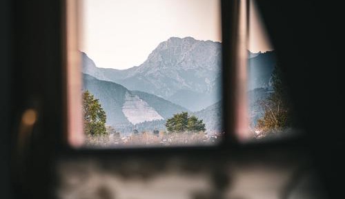 Deluxe Double or Twin Room with Mountain View