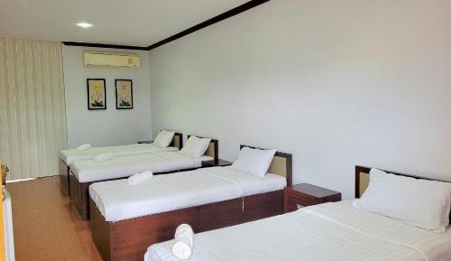Quadruple Room with Private Bathroom