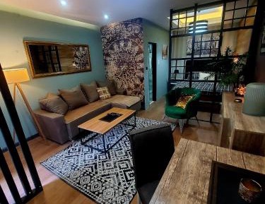 King Studio with Sofa Bed