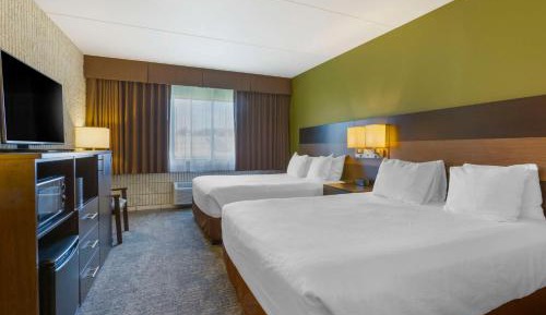 Queen Room with Two Queen Beds - Non-Smoking