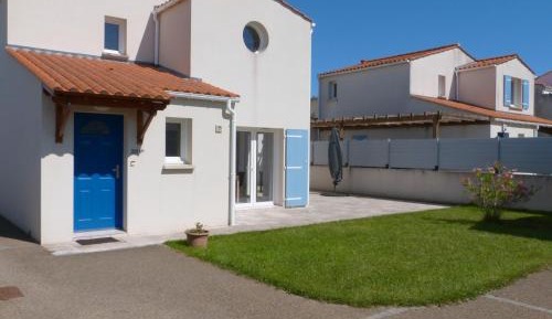Holiday Home (6 Adults)