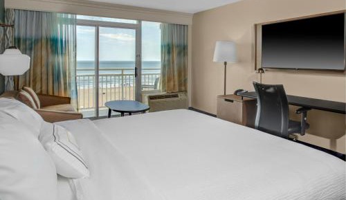 Larger King Studio- Oceanfront