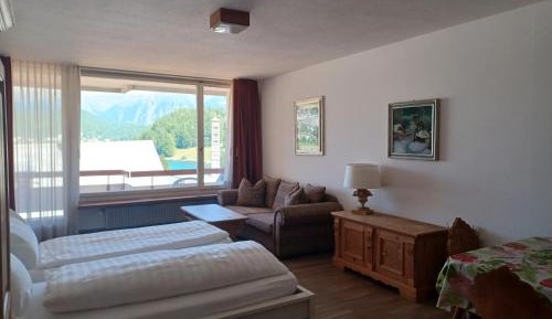 Apartment with Mountain View