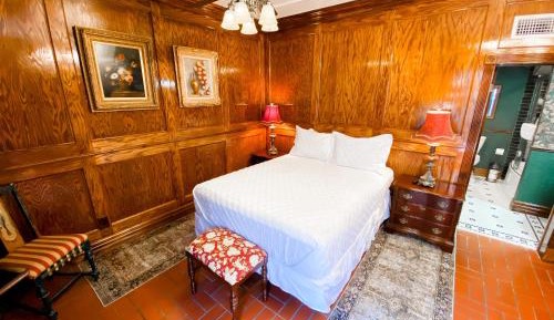 The Oxford Suite