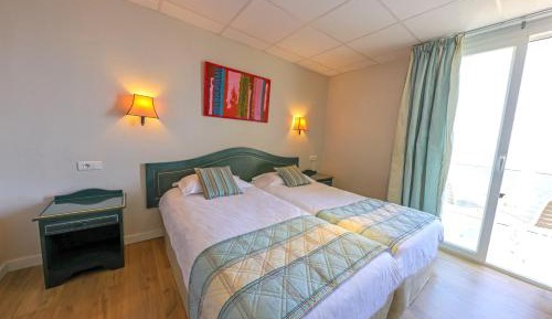 Standard Twin Room with Sea View - Front Sea View