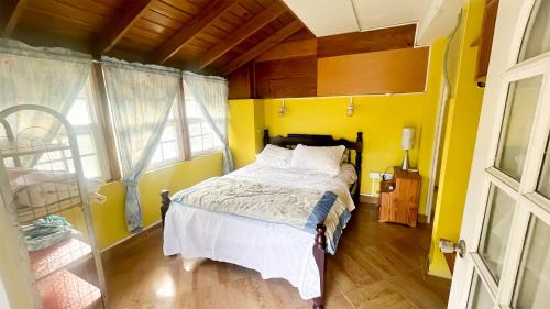 Deluxe Studio