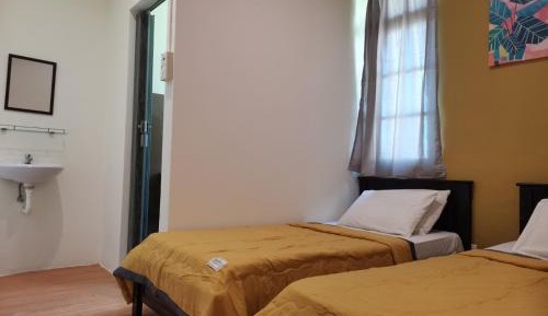 Twin Room with Private Bathroom