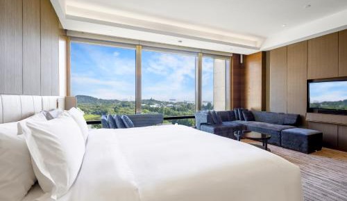 Premium King Room with River View