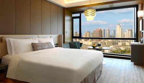 Classic King Room with City View