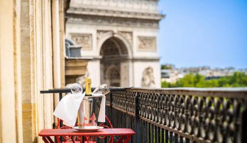 Superior Double Room With Balcony and Arc de Triomphe View
