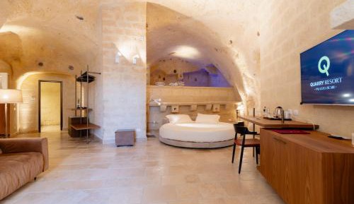 King Suite with Spa Bath