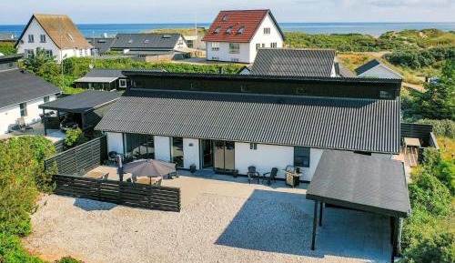 Four-Bedroom Holiday Home
