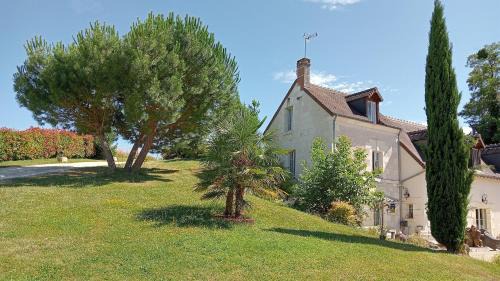 Bungalow with Garden View