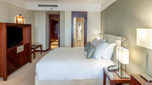 Standard Queen Room - High Floor